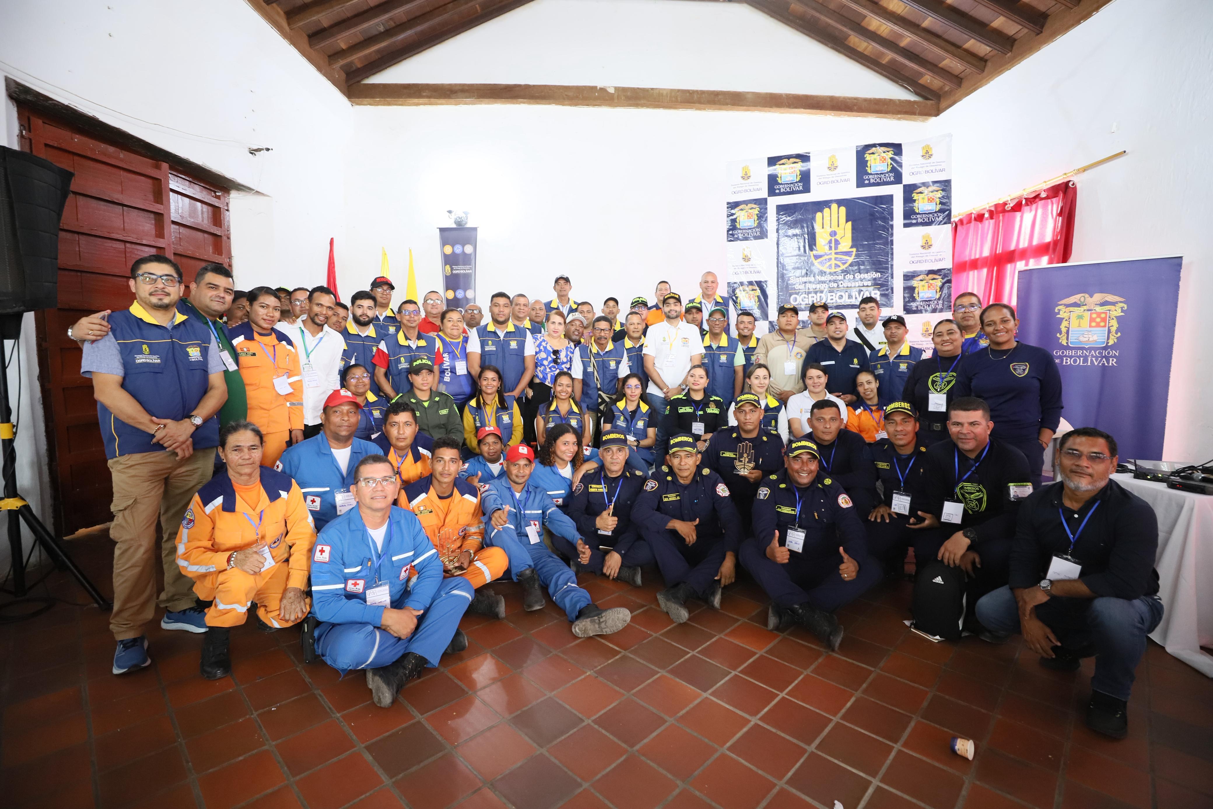 Como homenaje a quienes dedican su vida al servicio humanitario y la respuesta a emergencias ante situaciones de desastres y vulnerabilidad