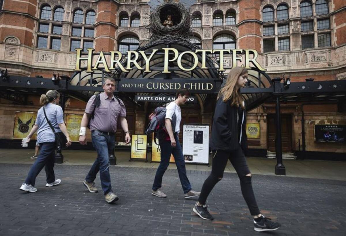 Allison Stokke, una destacada deportista estadounidense favorita a ganar la competencia de salto con garrocha.