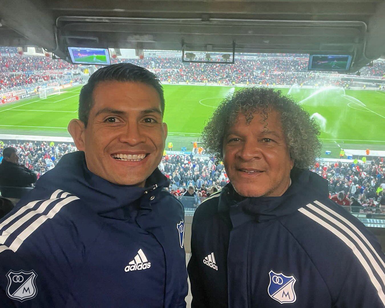 David Mackalister Silva, capitán de Millonarios, y Alberto Gamero, técnico de Millonarios / Twitter: @MillosFCoficial.