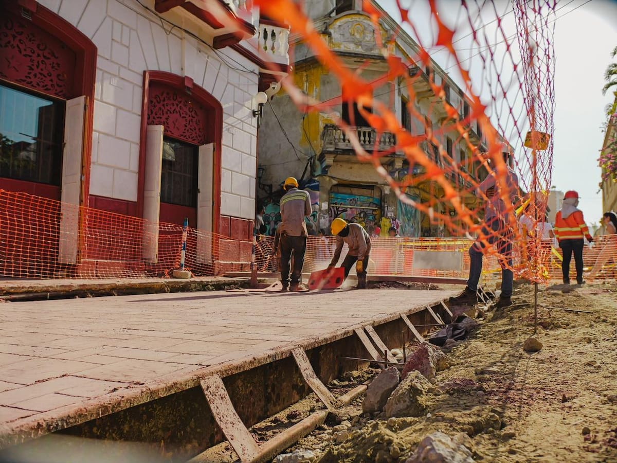 Avanza en un 25 % de ejecución la reconstrucción de la Calle de la Media Luna