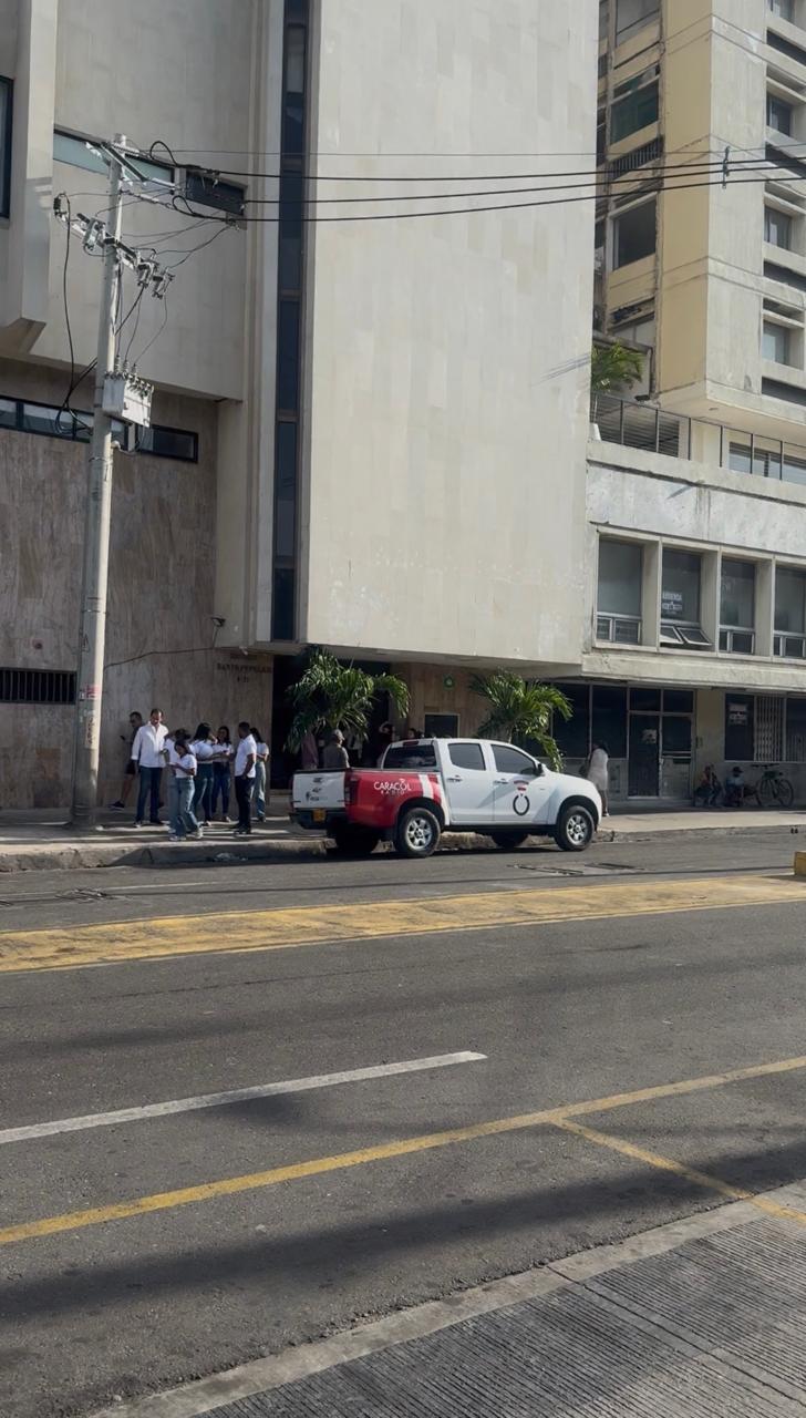 Evacuación en edificaciones del Centro Histórico. // Caracol Radio