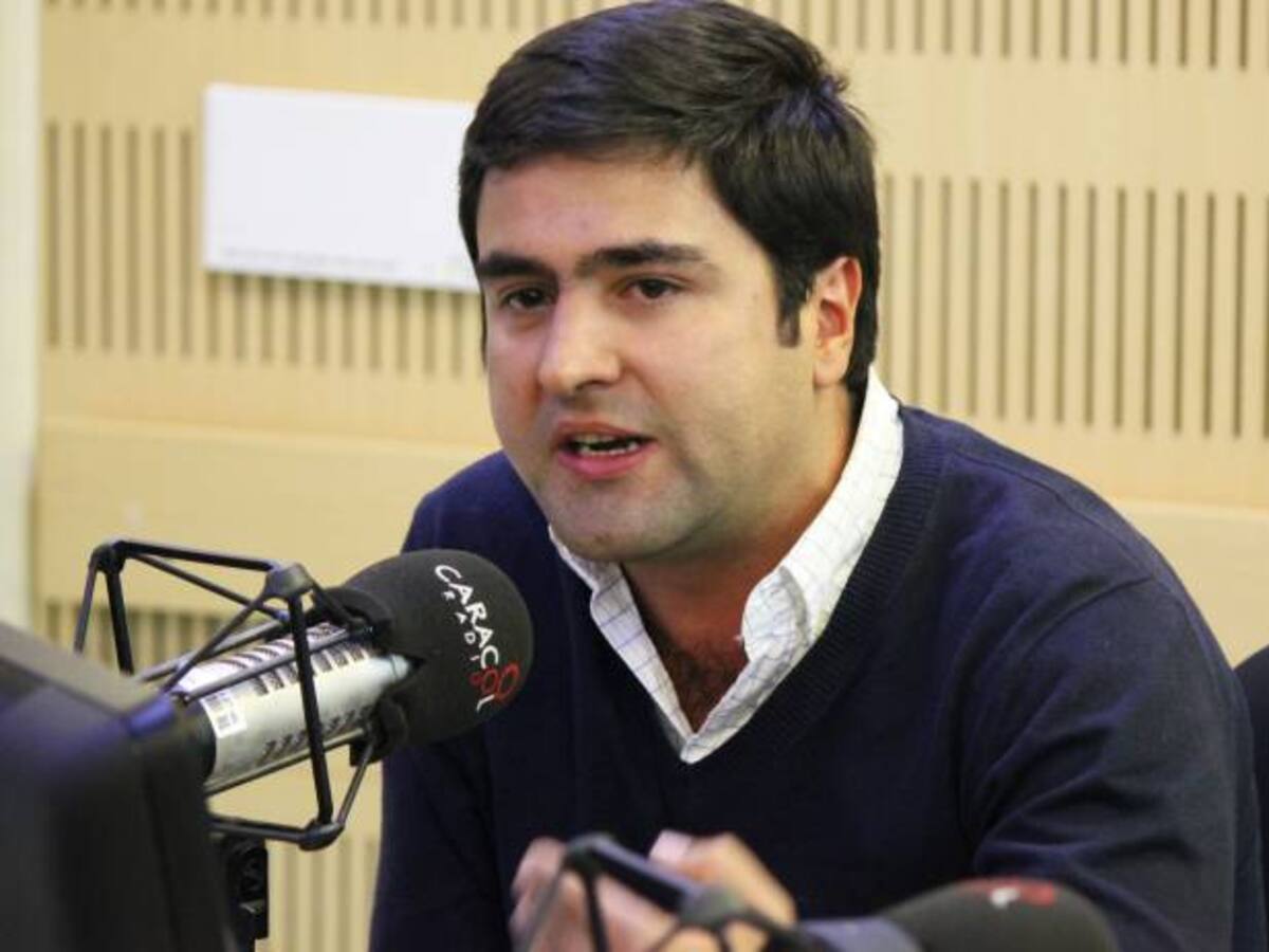 Congresista uribista dice que las Farc deben ser partido, pero no recibir curules directas