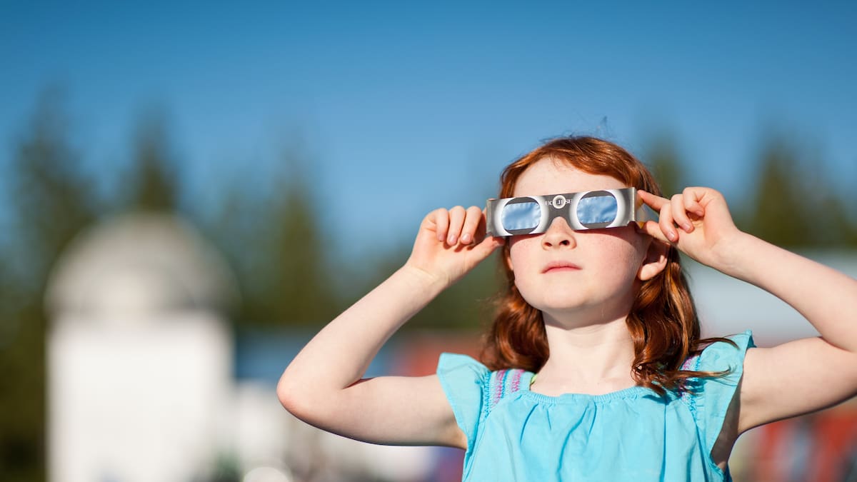 Trucos para ver el eclipse solar en Colombia, sin afectar sus ojos