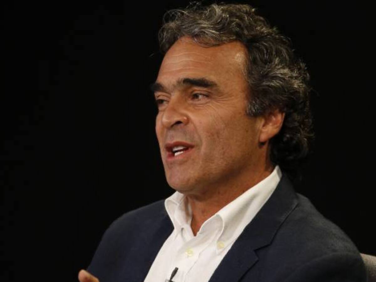 Fajardo propone reforma política contra la corrupción