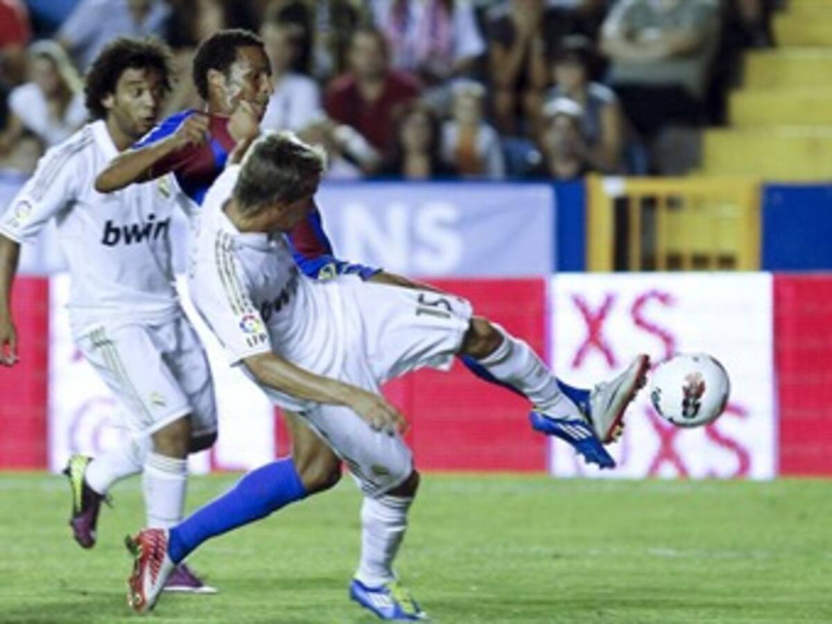 Los portugueses Pepe y Coentrão sufrieron lesiones musculares ante Levante
