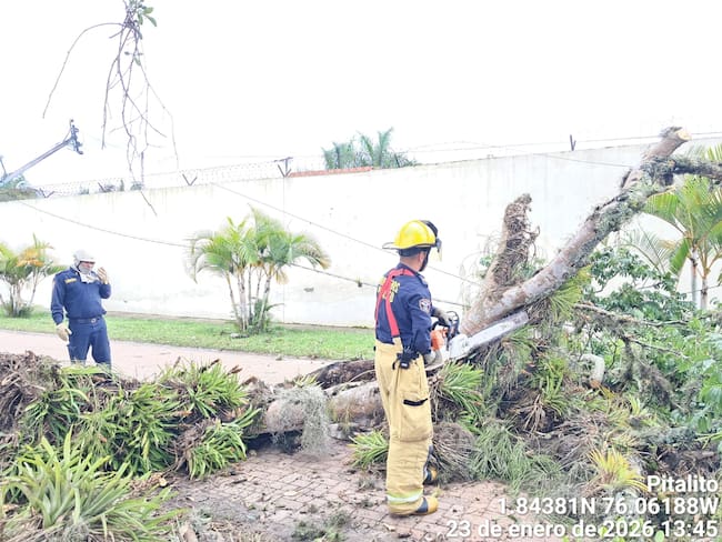 Foto Bomberos voluntarios del Huila.