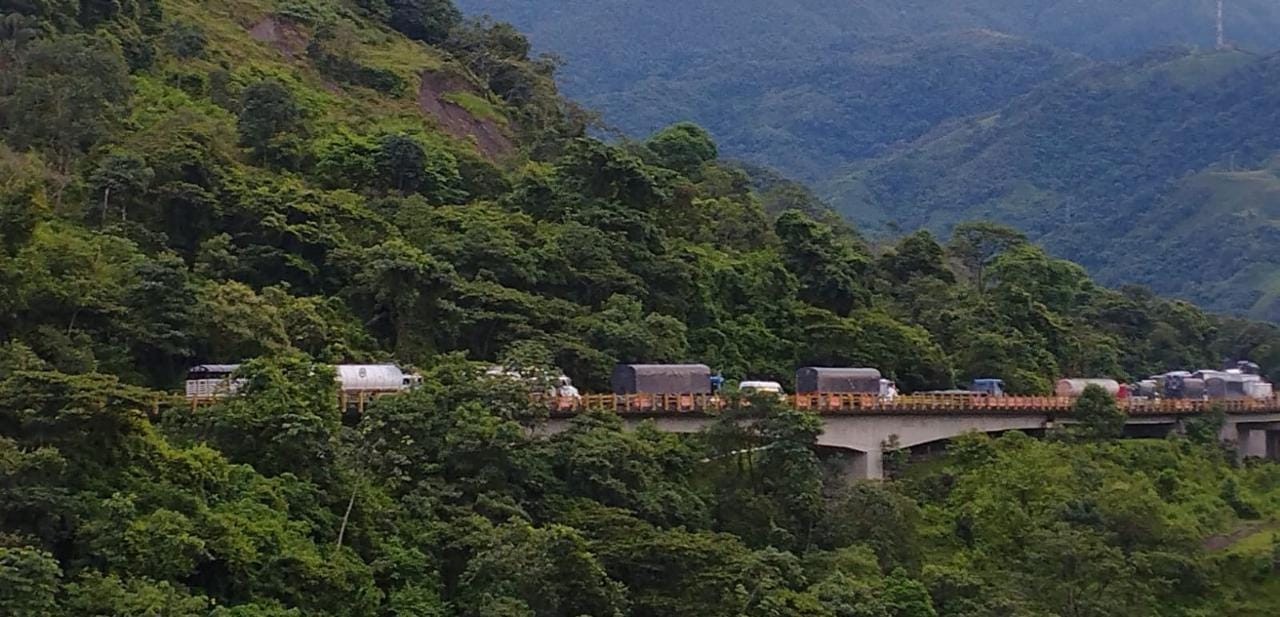 Interminables trancones en la transversal del Cusiana