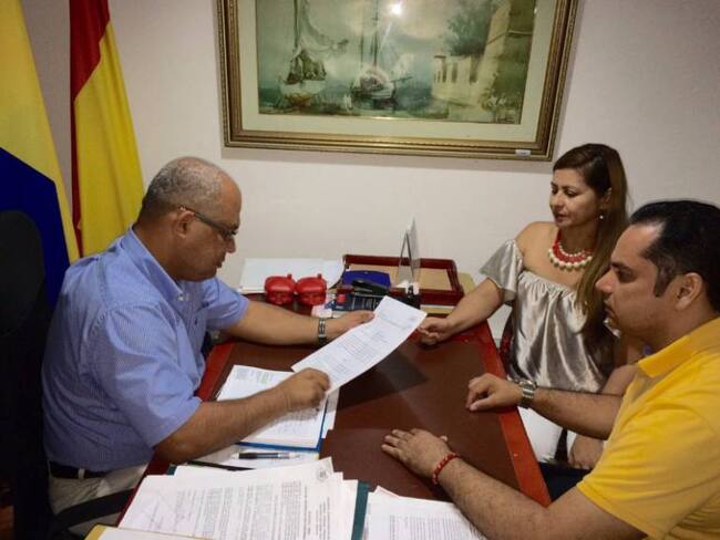 Denuncian a funcionario público por presunta agresión a docente universitaria en Cartagena