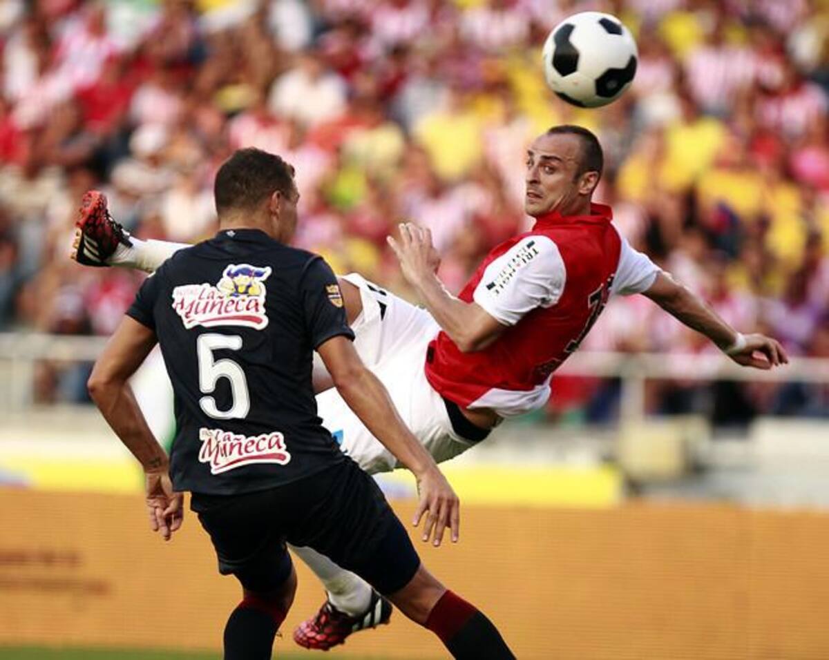 El encuentro de la Copa EuroAmericana resultó favorable al equipo del Principado, que con gol del búlgaro Dimitar Berbatov derrotó a Junior Metropolitano de Barranquilla.