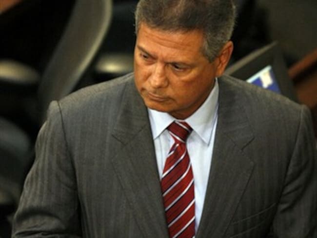 Piden suspender viaje de congresistas a La Habana