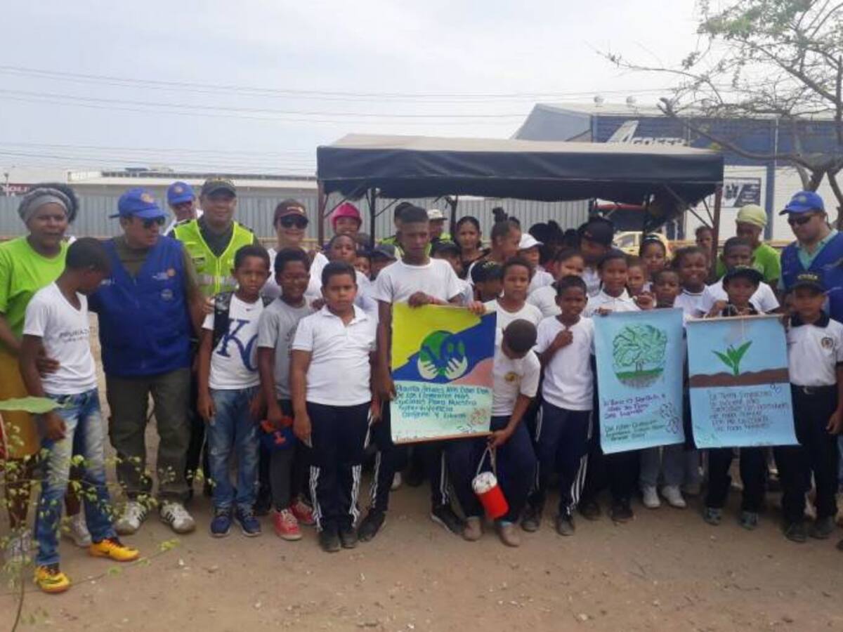 Policía de Cartagena realiza actividades infantiles por el Día de la Tierra