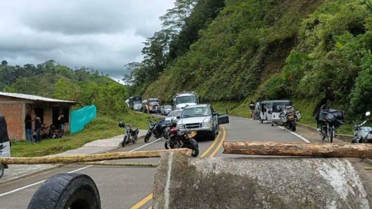 Se cumplen tres días del cierre en la vía Risaralda - Chocó por manifestaciones ciudadanas