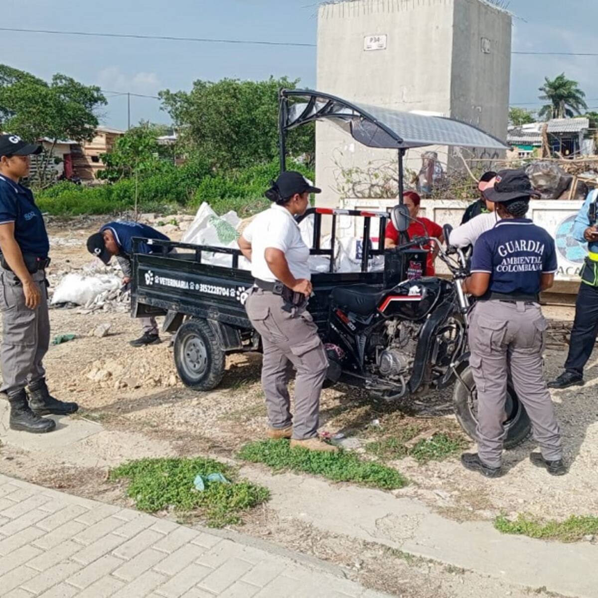 Otro conductor fue sancionado por arrojar escombros en límites de la Ciénaga de la Virgen