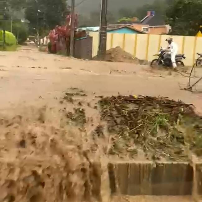 Se desbordó quebrada La Españolita