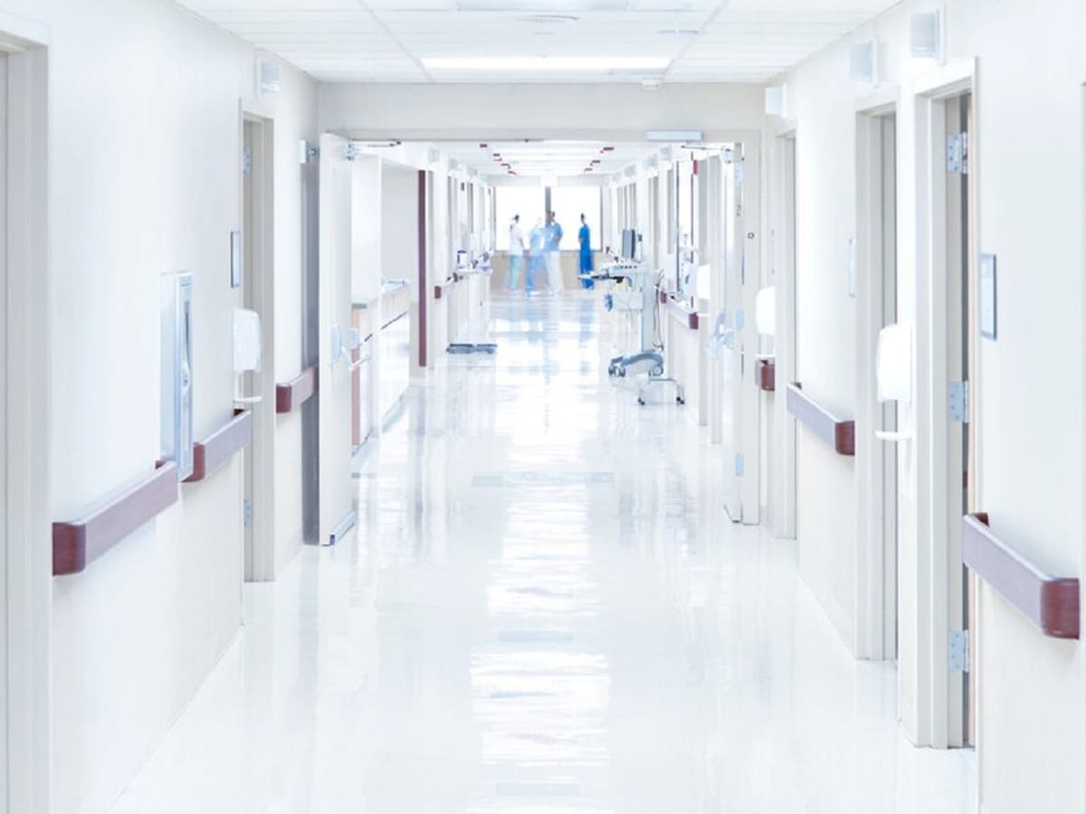 Cirujanos cardiovasculares se estarían desempeñando en otras funciones en hospitales