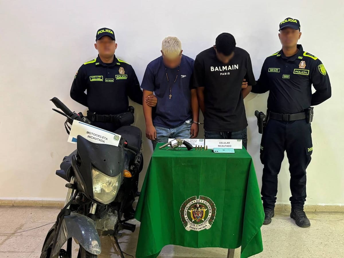 En Turbaco capturados dos sujetos con arma de fuego y municiones