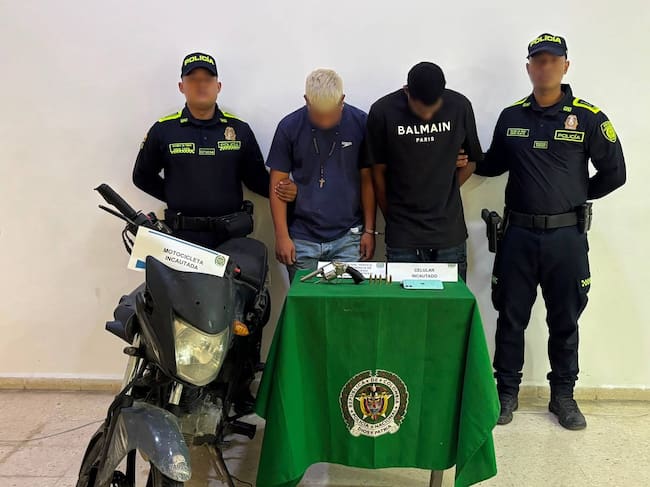 En Turbaco capturados dos sujetos con arma de fuego y municiones