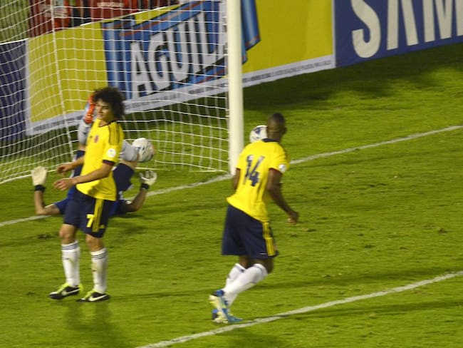 Uruguay 2 - 0 Colombia en Eliminatorias 2013