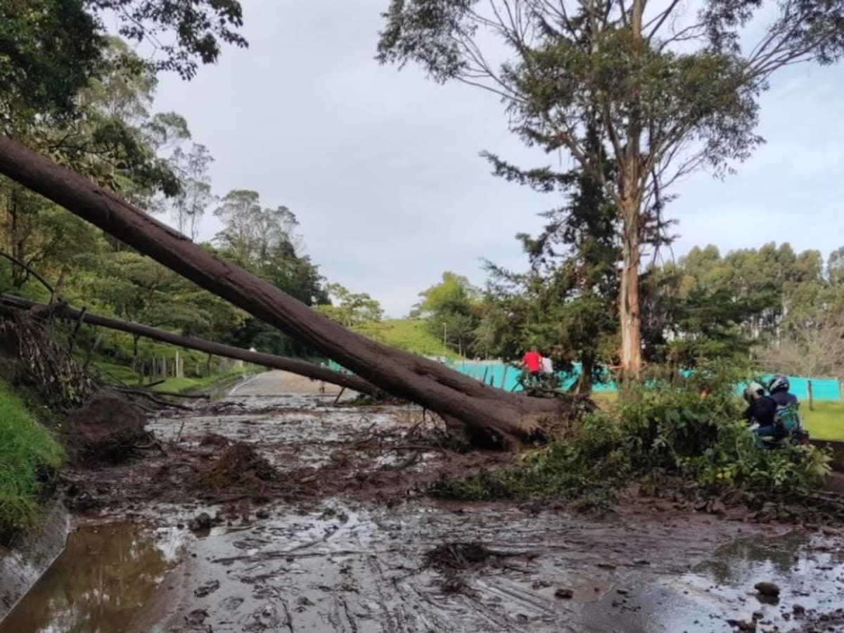 Hay cierre en vía Vélez Landázuri