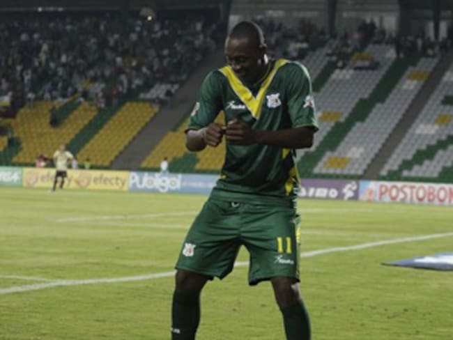 El colombiano Juan F. Caicedo pasó exámenes médicos y está listo para debutar en Argentina