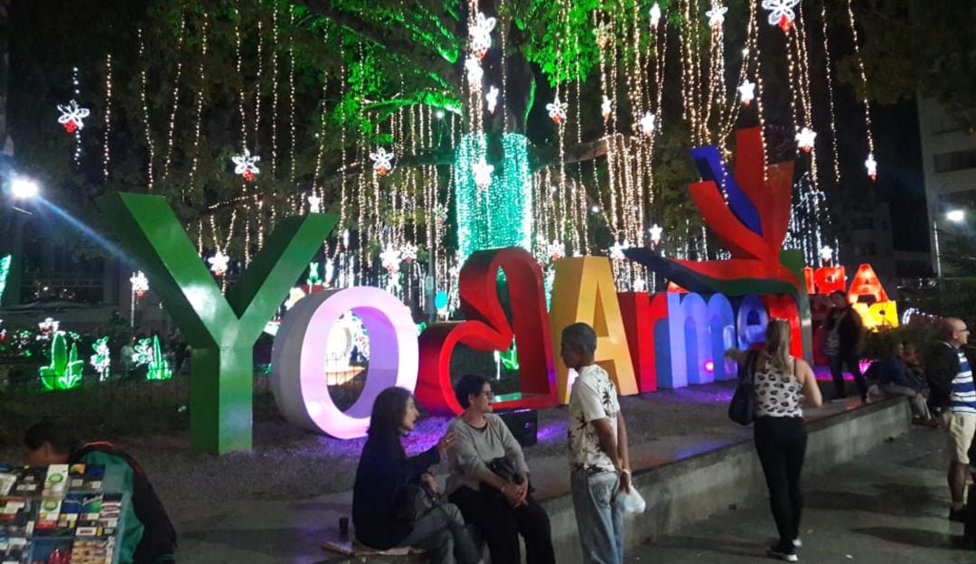 Parque Sucre de Armenia, único lugar público iluminado en navidad