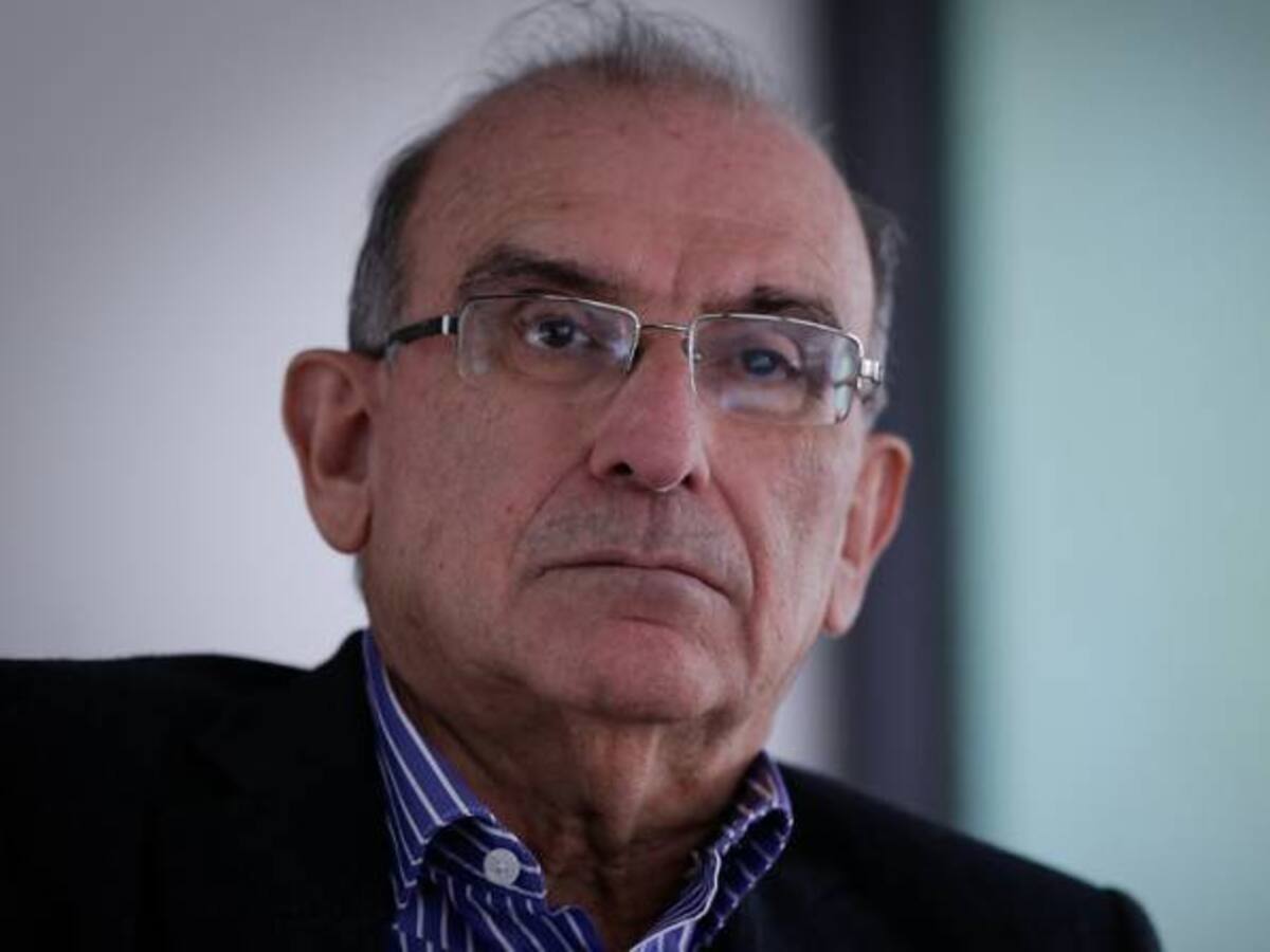 Anuncio de las Farc de entregar bienes demuestra que los acuerdo se van a cumplir: De la Calle