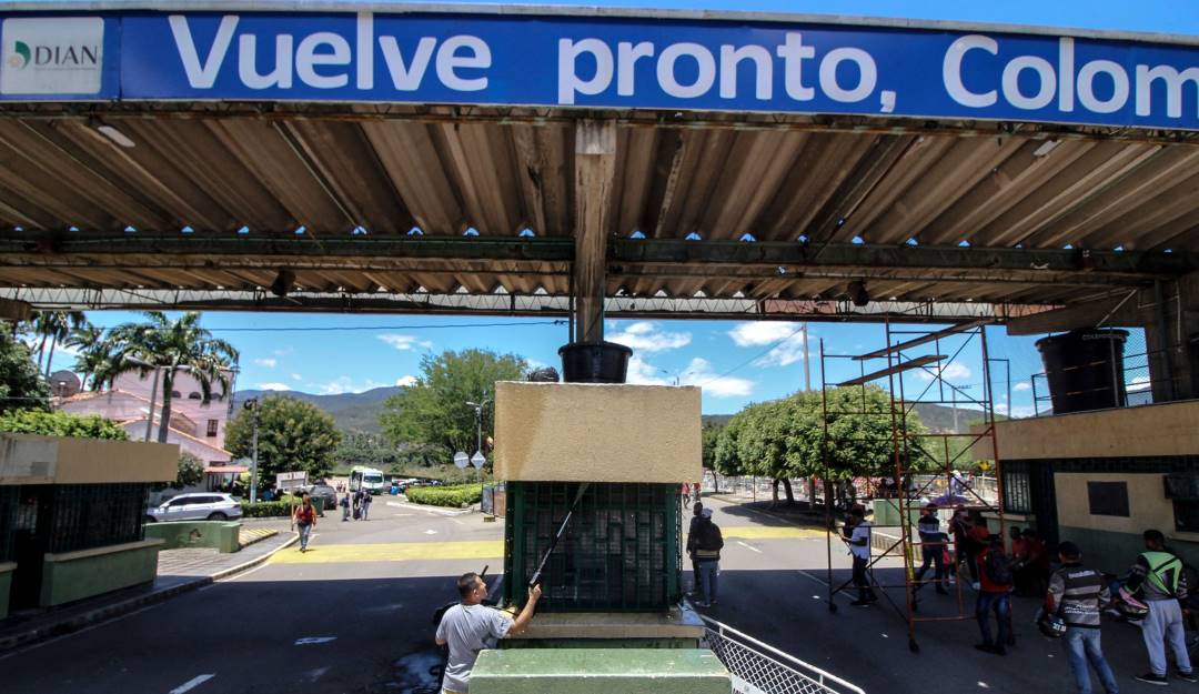 Paso fronterizo entre Colombia y Venezuela.                 Foto: Getty 