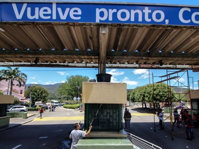 Paso fronterizo entre Colombia y Venezuela. Foto: Getty