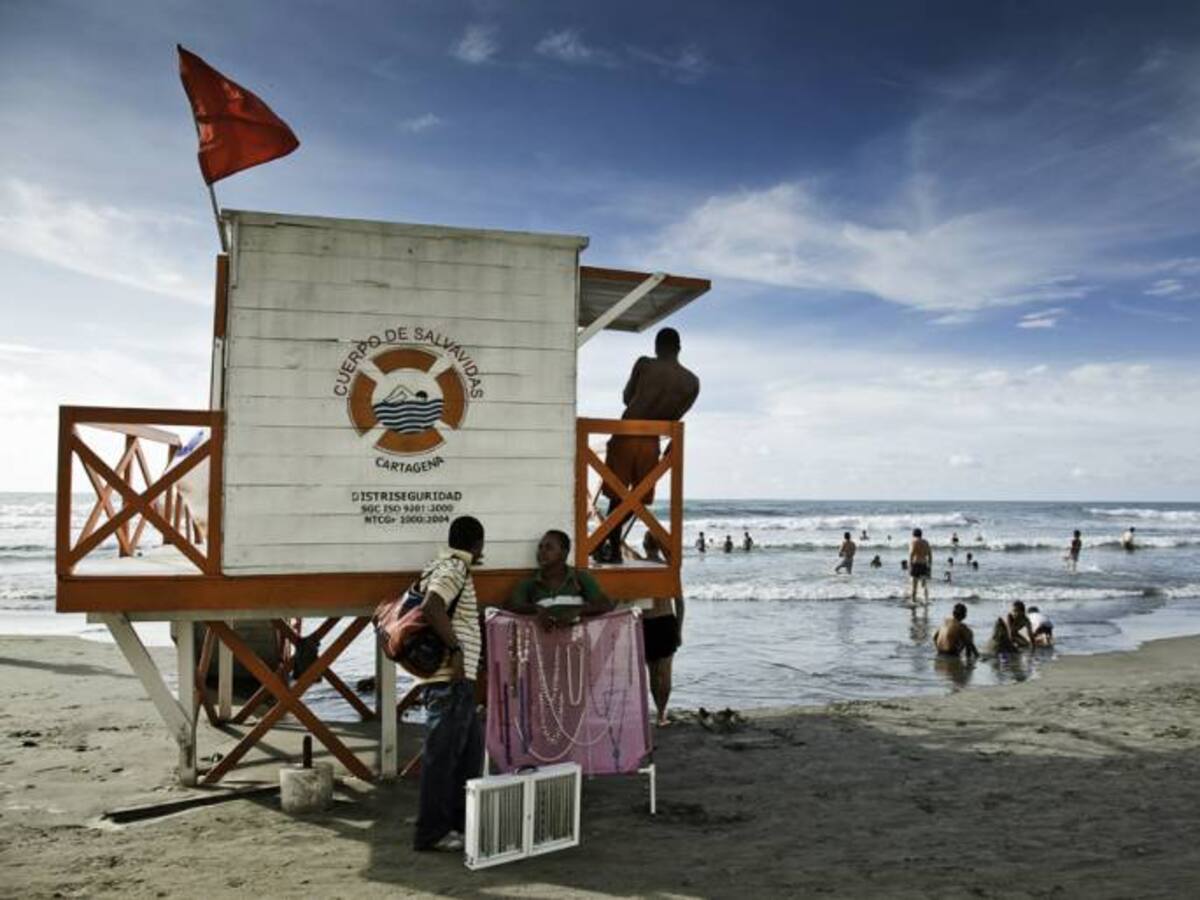 Cartagena refuerza seguridad de playas con 70 salvavidas