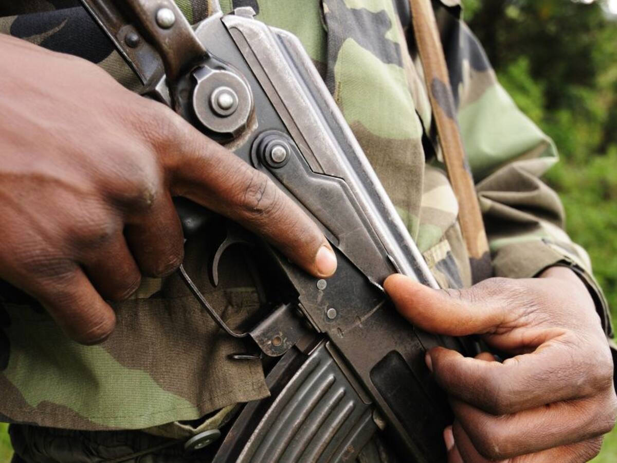 Buscan que exparamilitares puedan ir a JEP como comparecientes