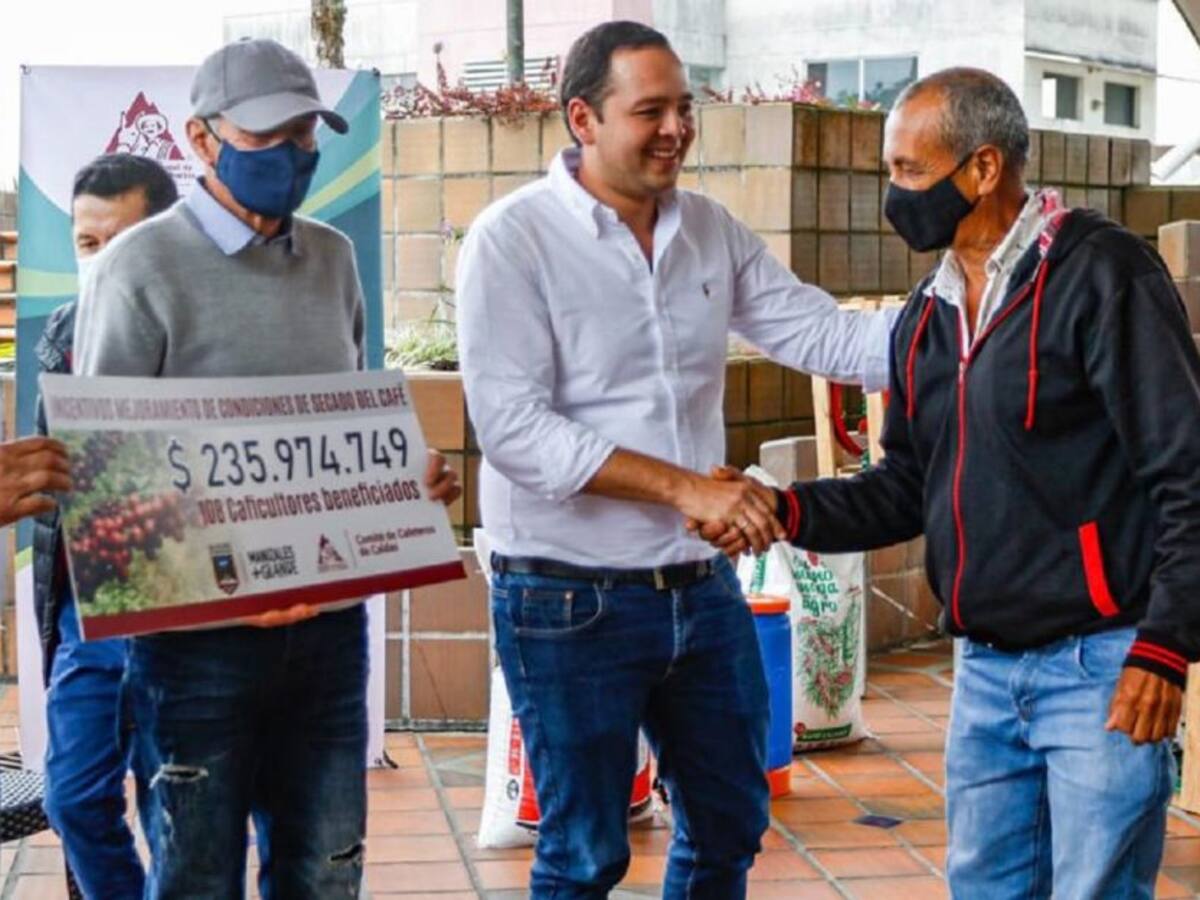 Caficultores rurales de Manizales reciben incentivos para la producción