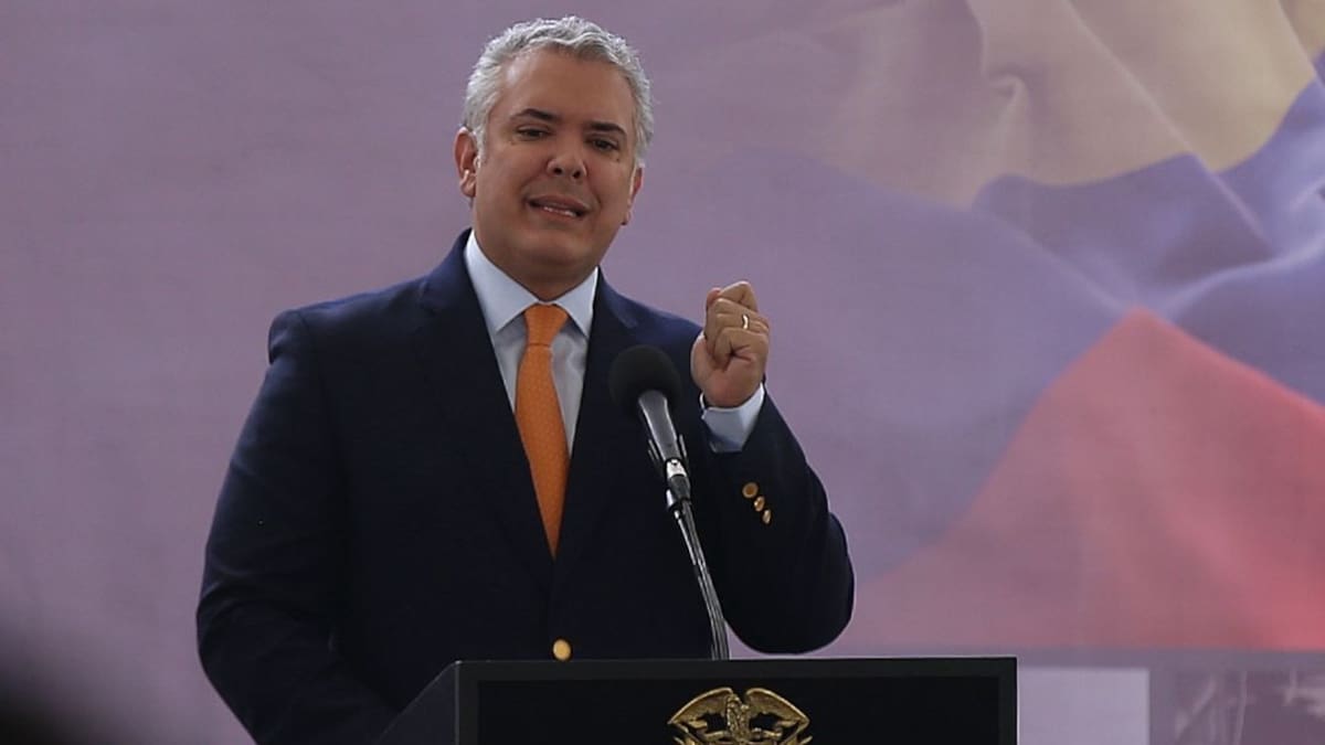 Gobierno estudia el envío de un avión para evacuar a colombianos en Ucrania