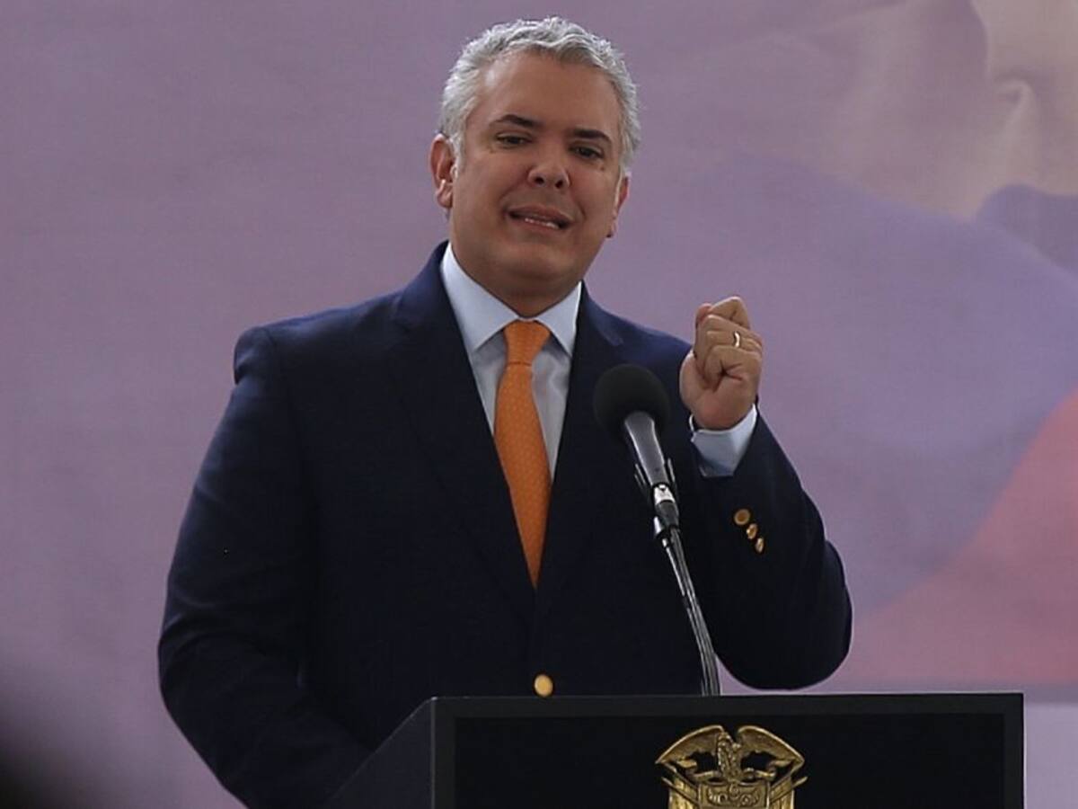 Gobierno estudia el envío de un avión para evacuar a colombianos en Ucrania