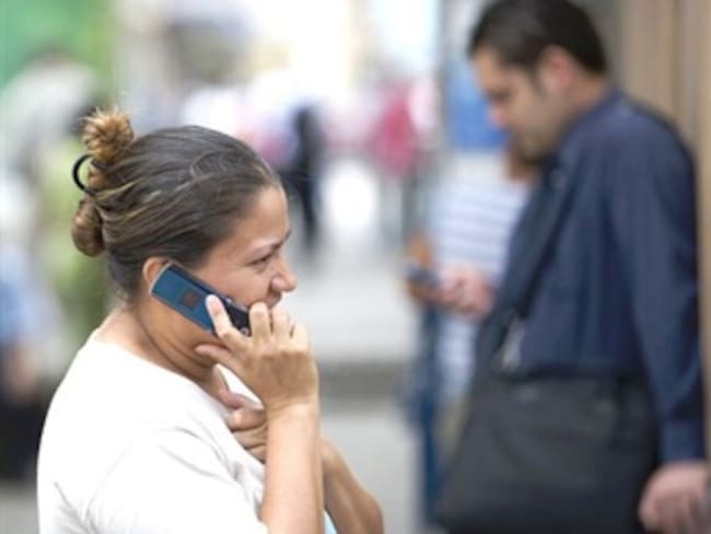 Anuncian plan de choque para mejorar el servicio de telefonía celular