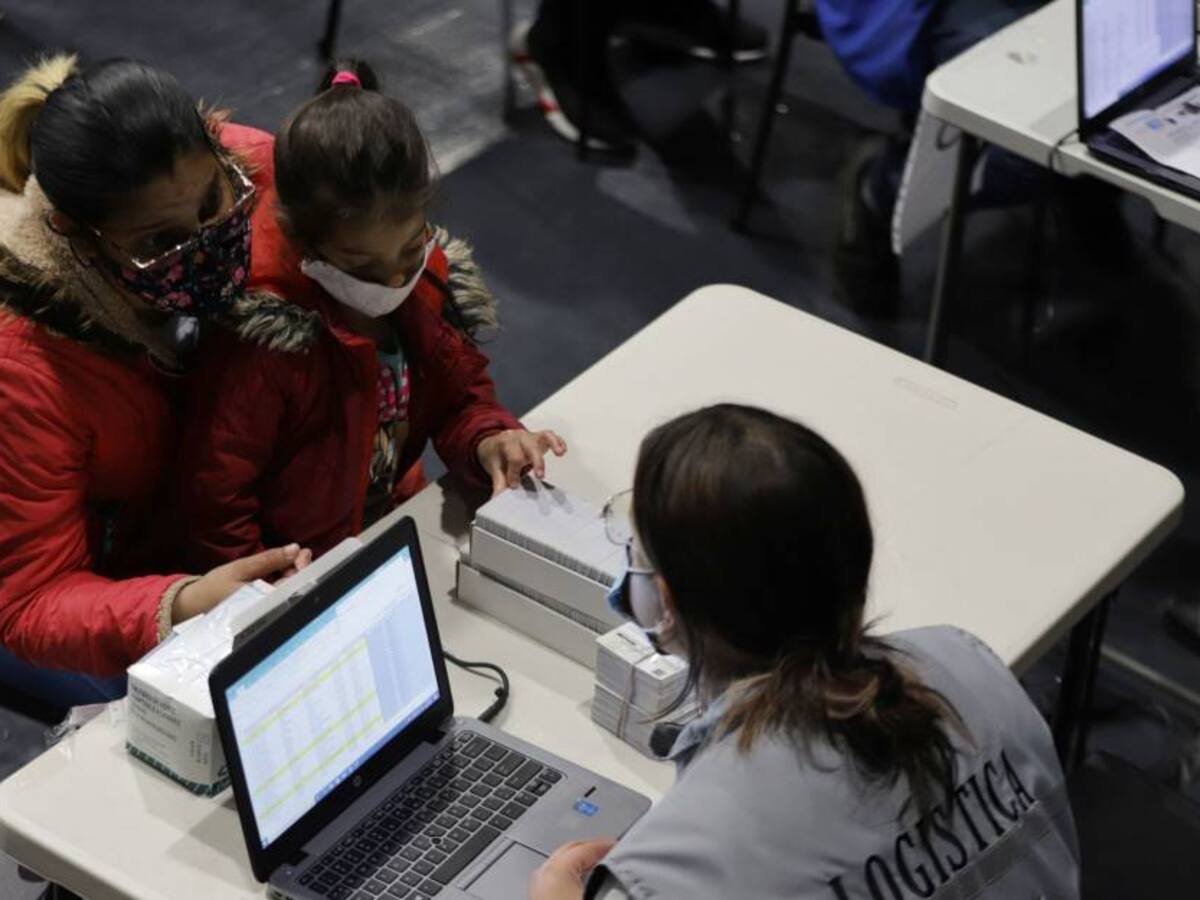 Migración Col. confirma deportación de 600 colombianos de EE.UU en marzo