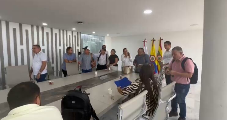 Discusión entre alcaldes del Atlántico y Aire por medidas de suspensión de energía por deuda - Cortesía