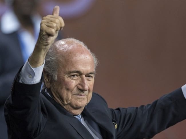 Supervisor de la FIFA insta a Blatter que se deje de rodeos