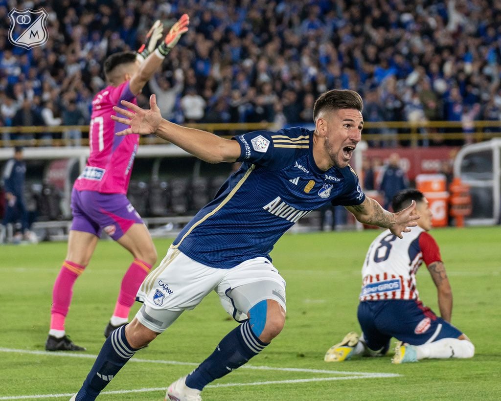 Santiago Giordana festeja su primer gol con la camiseta de Millonarios / Twitter: @Millosfcoficial.