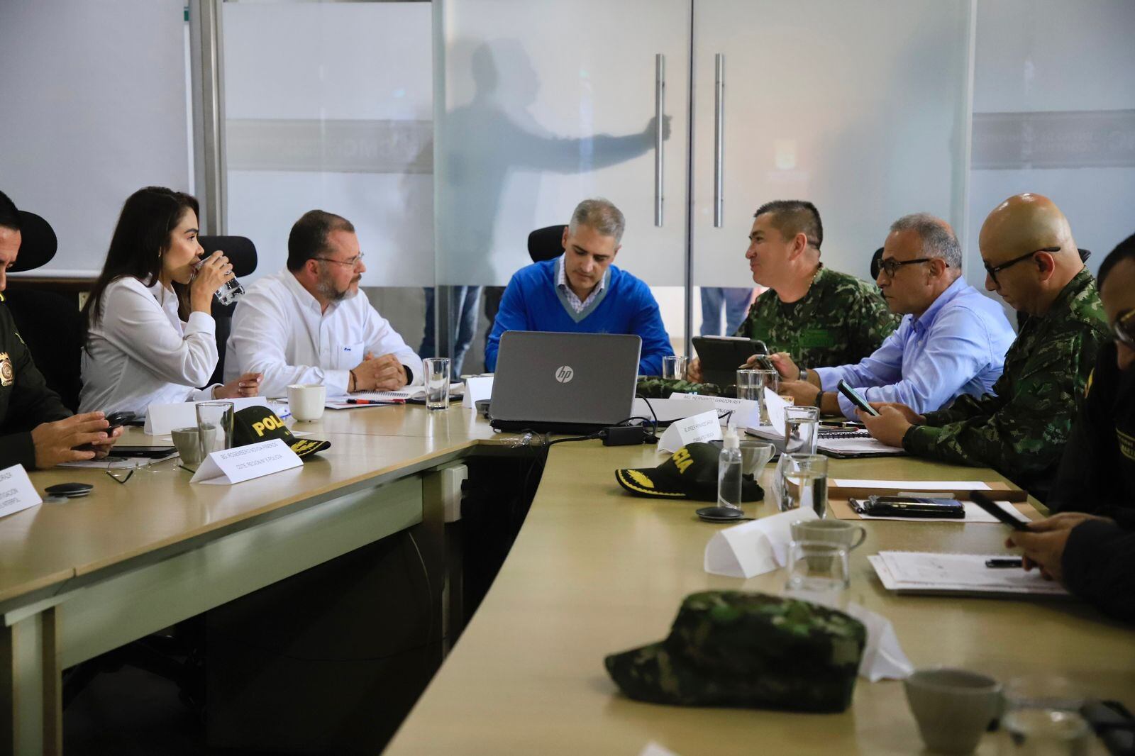 Consejo de Seguridad en Rionegro, Antioquia, luego de la masacre que dejó siete personas muertas. Foto: Gobernación de Antioquia