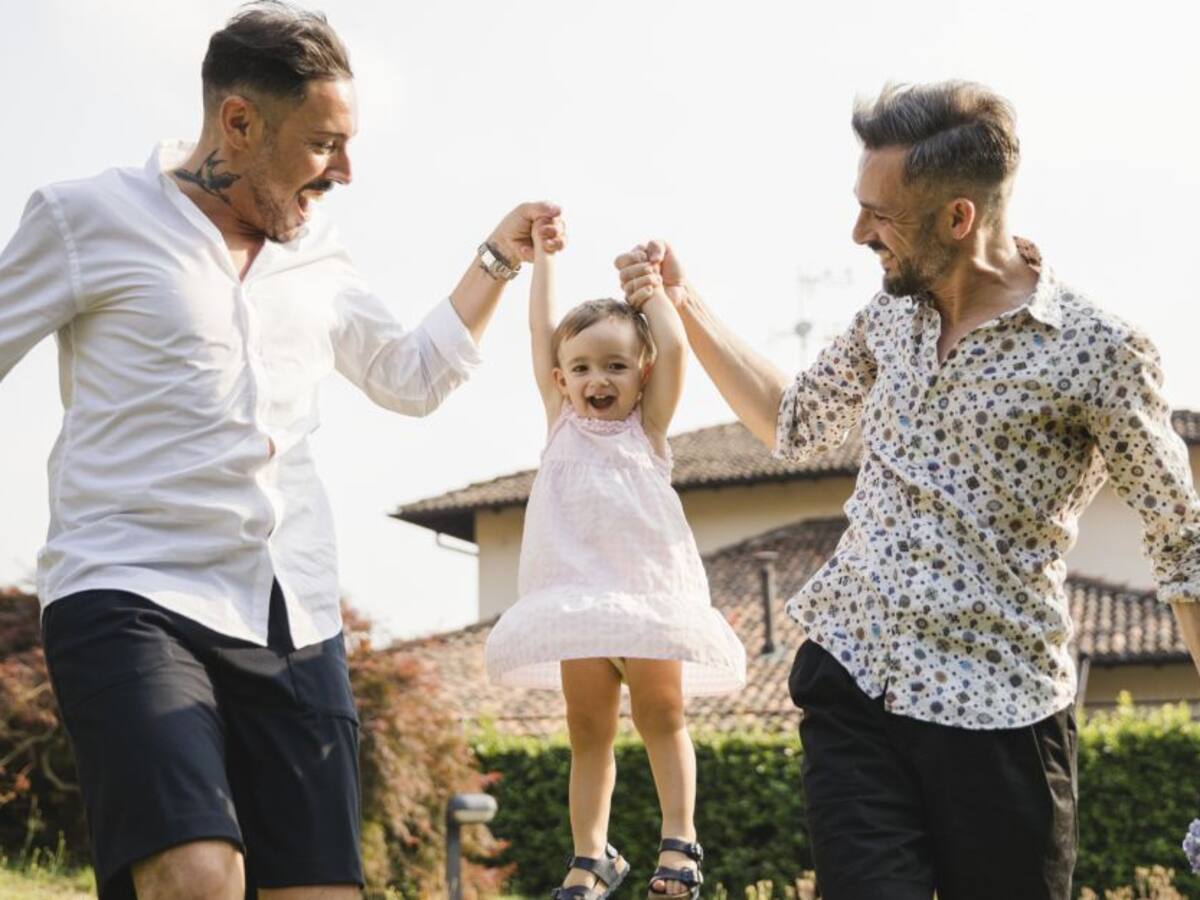 ¿Cómo es la vida de hombres que deciden adoptar hijos?