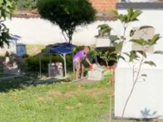 autoridades del municipio de Toro corroboraron que en el cementerio no había cambuches ni juguetes ni objetos, como supuestamente se revelaba en el video.