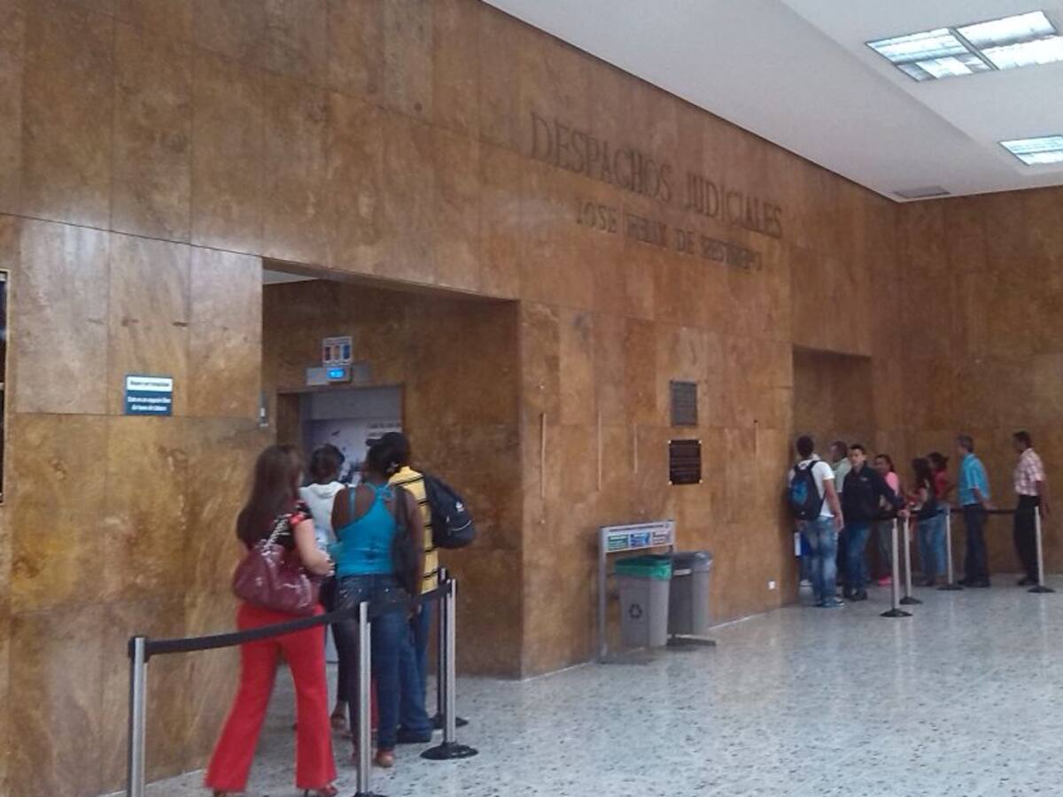 A la cárcel hombre que hurto a mano armada en Medellín