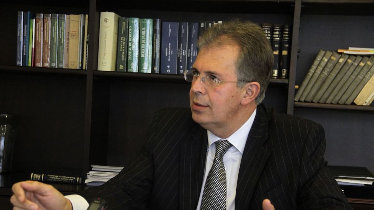 Si gobierno no acata el fallo pone en riesgo el Estado de Derecho: Jaime Arrubla
