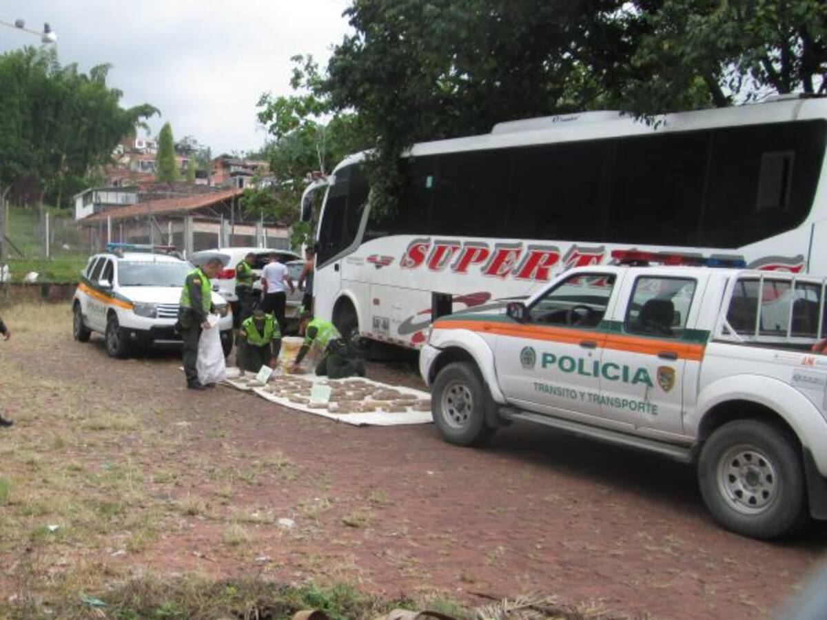 Encuentran 25 inmigrantes ilegales en vías de Caldas
