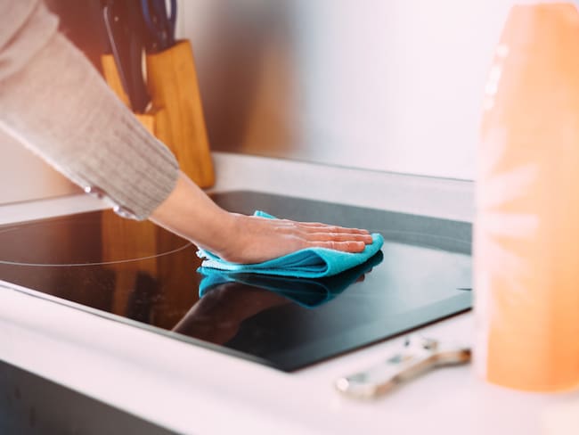 Limpieza de la cocina / Getty Images