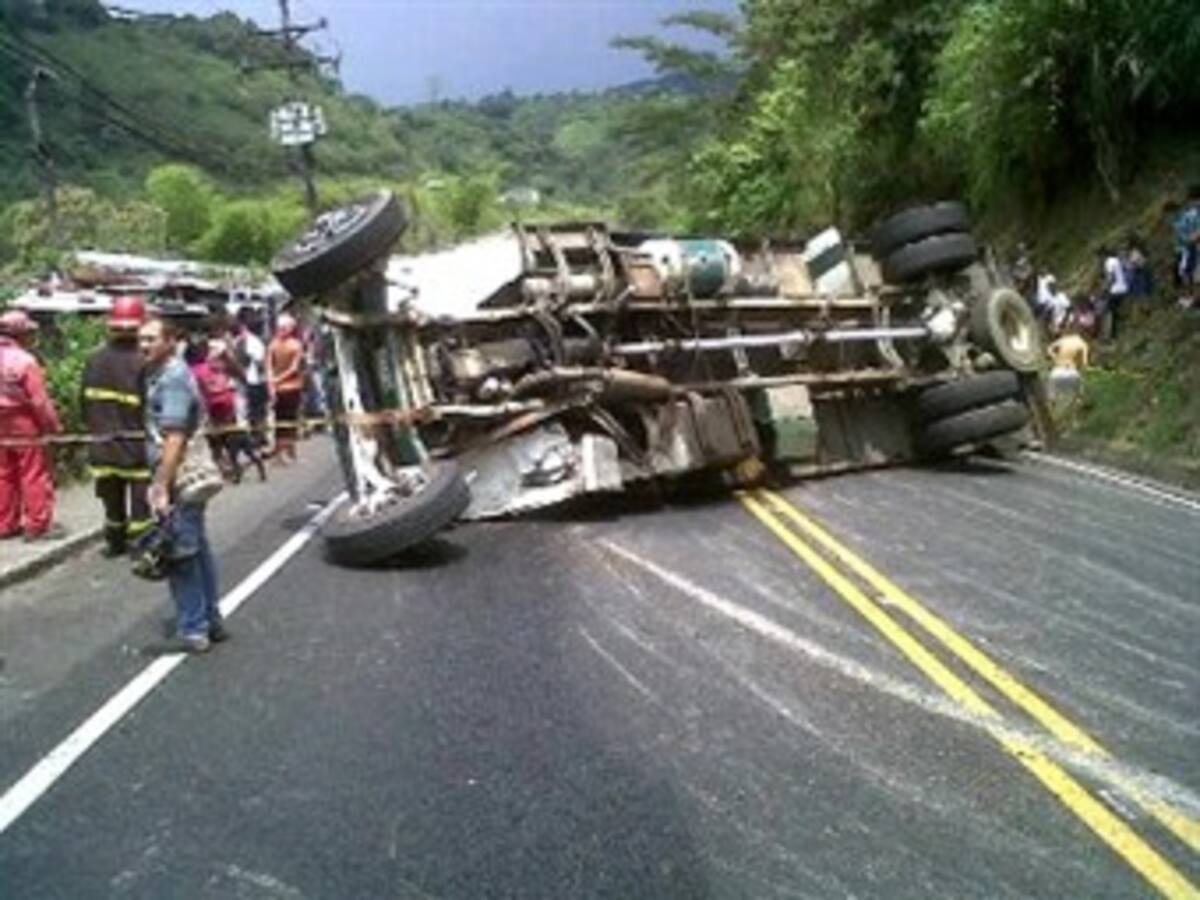 Florencia se quedó sin agua potable por accidente de carro tanque