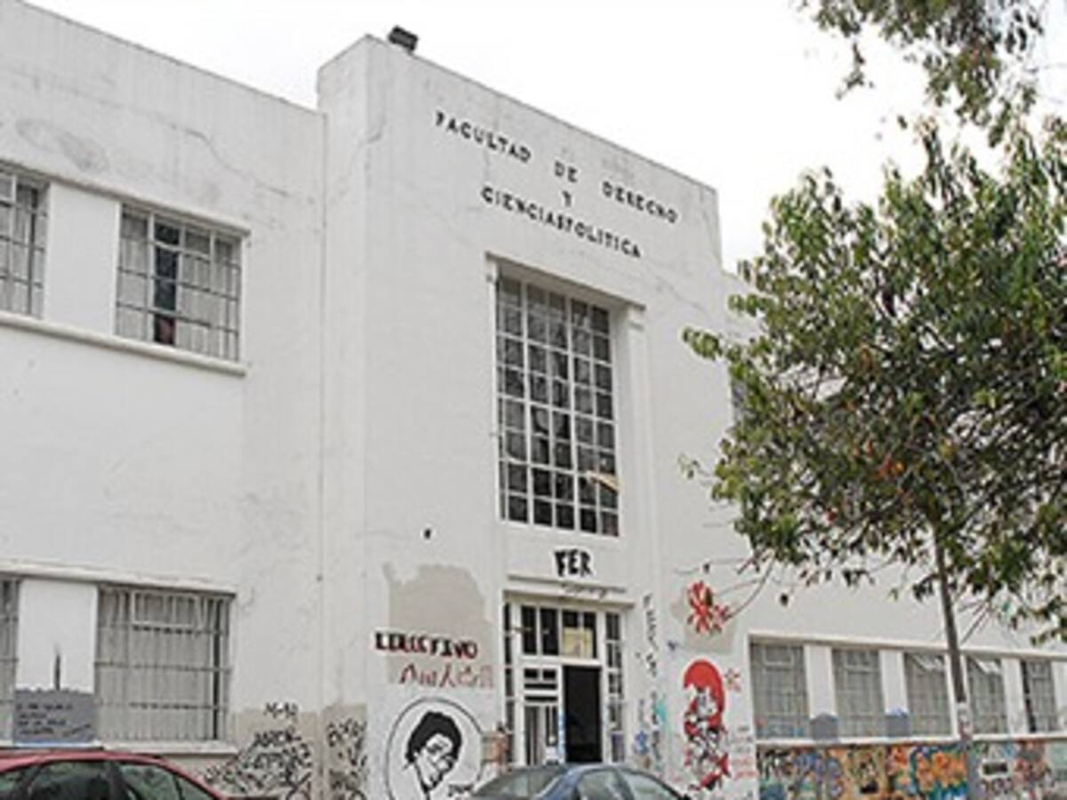 Colapsa techo en Facultad de Derecho de la Universidad Nacional