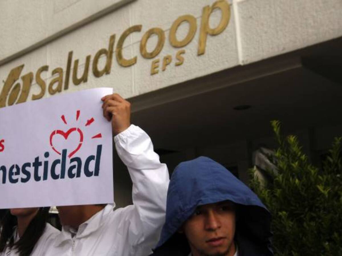 Contraloría mantiene embargo a bienes de Saludcoop en Ecuador