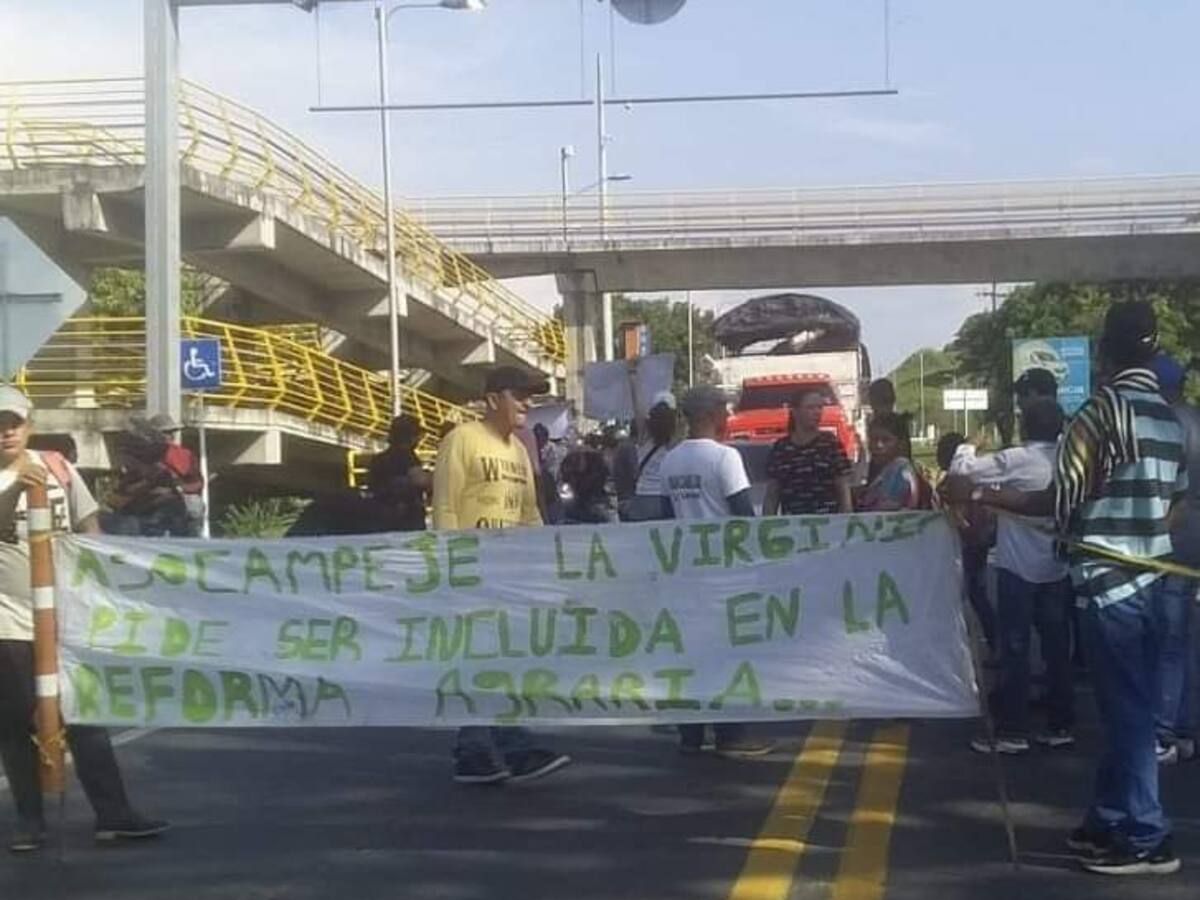 Comunidades asentadas en la reserva de Guásimo bloquearon la vía Risaralda - Chocó