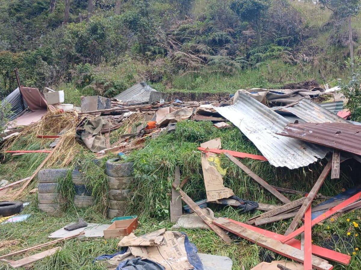 En Bogotá desmantelaron una invasión establecida en el Parque Ecológico Entrenubes